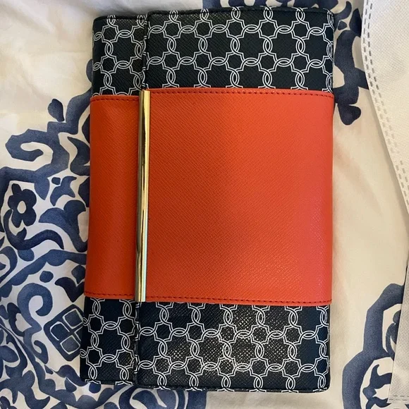 Ivanka Trump travel organizer - Picture 1 of 4